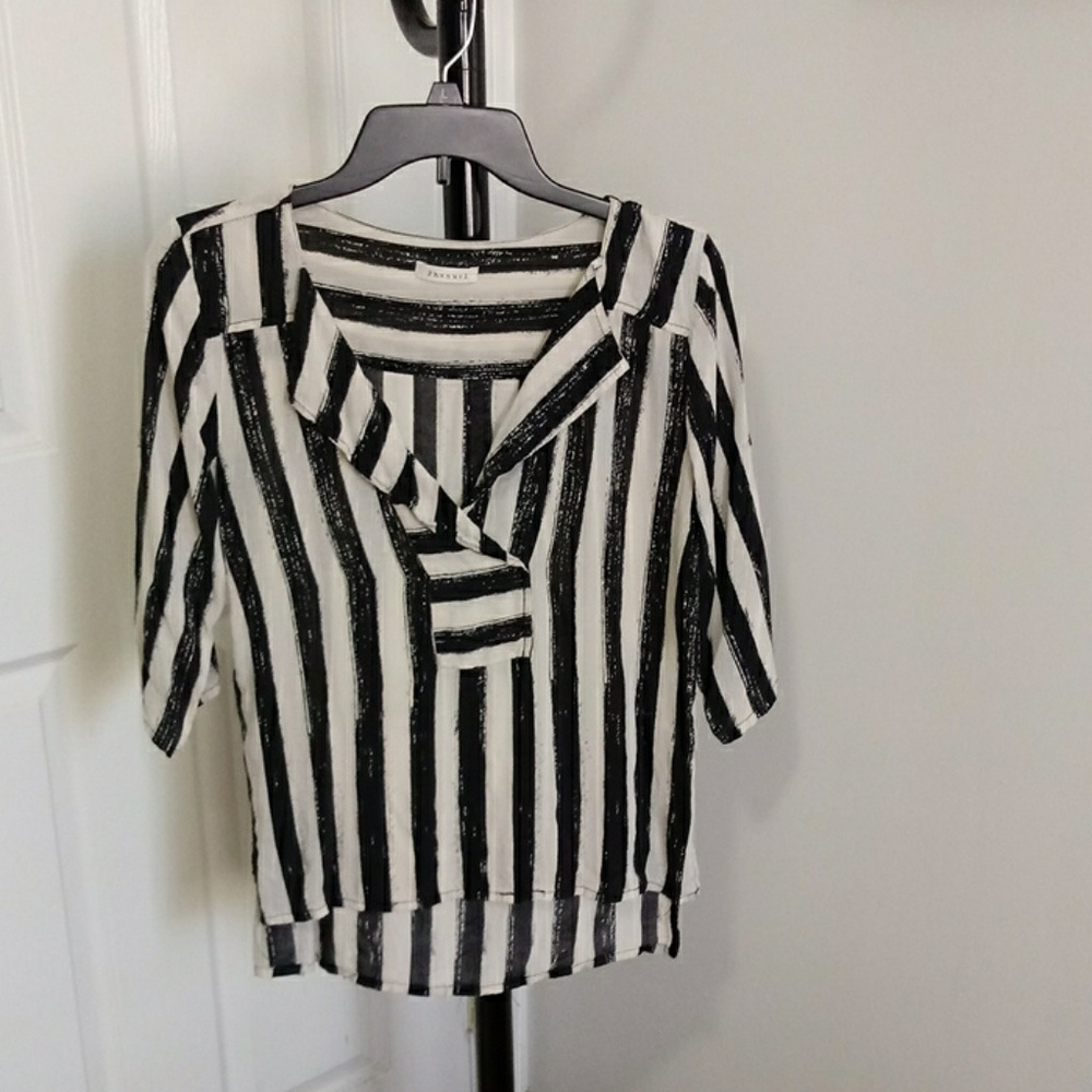 Ladies 3/4 sleeve blouse